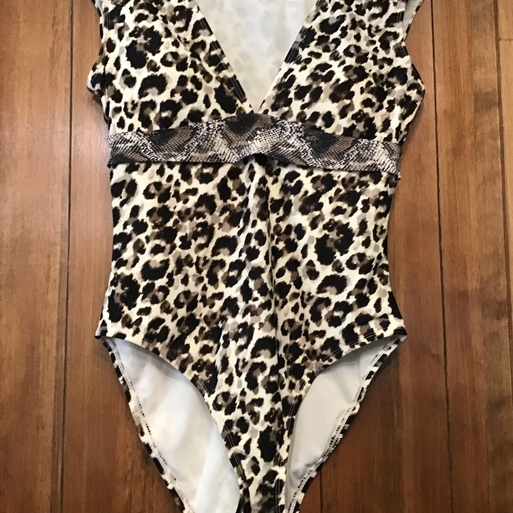 Bleu Rod Beattie - one piece cap sleeve swimsuit EUC size 10 no tears/pilling